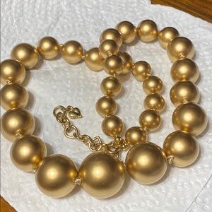 PRETTY Matte Gold Graduated Beaded Necklace jewelry 18”